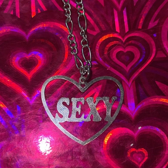 Y2K “sexy” heart necklace - Picture 3 of 5